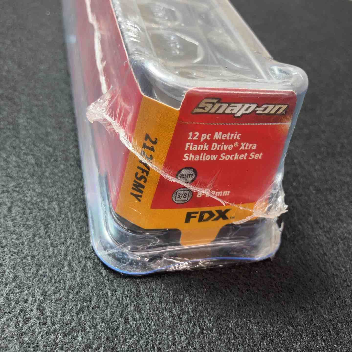 【未使用(店頭展示品)】★スナップオン(Snap-on) 3/8" シャローソケットセット【FDX】 212YFSMY【東大和店】 未使用(店頭展示品)】☆スナップオン(Snap-on) 3/8