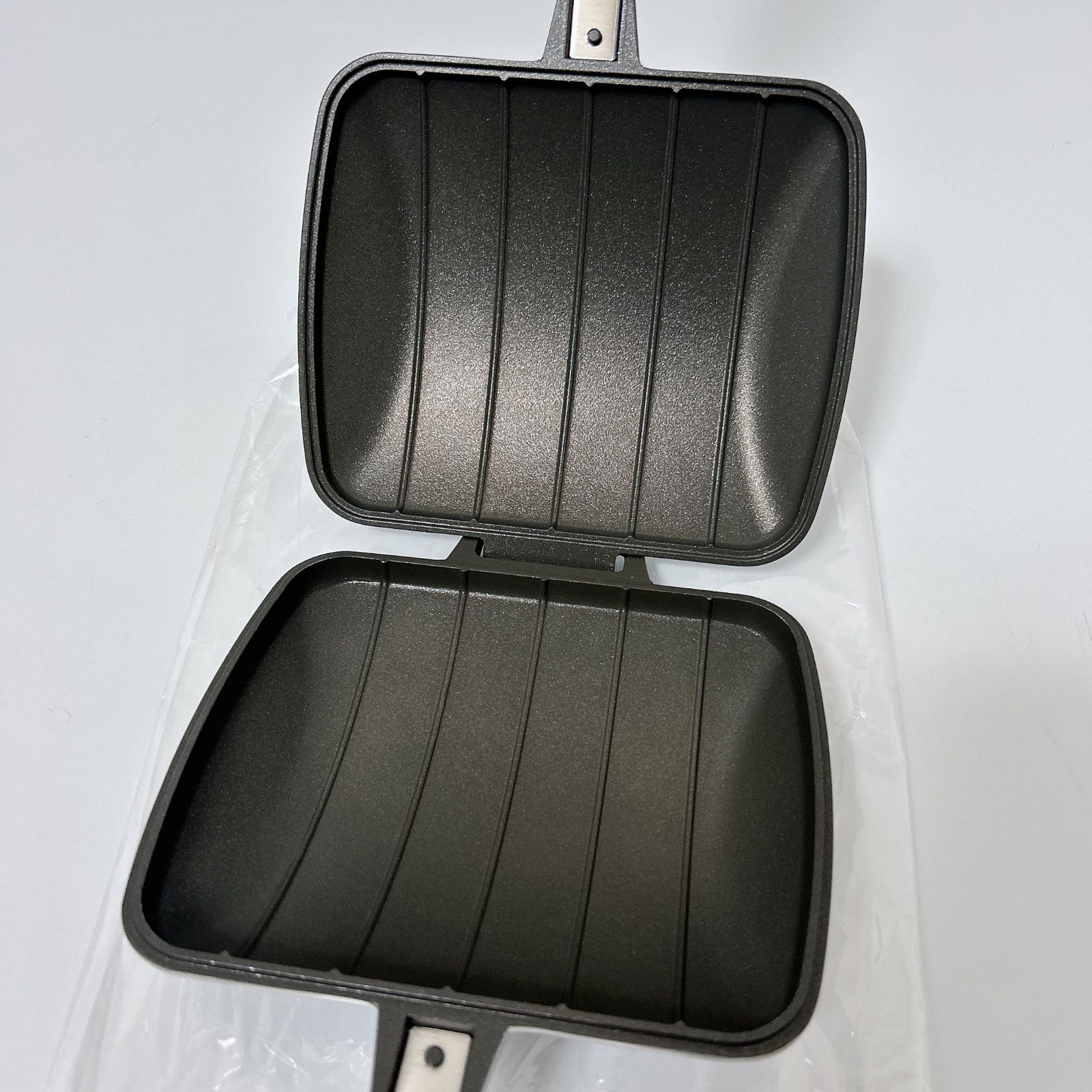 未使用 アサヒ軽金属 ホットサンドべーカー レシピブック付き - メルカリ