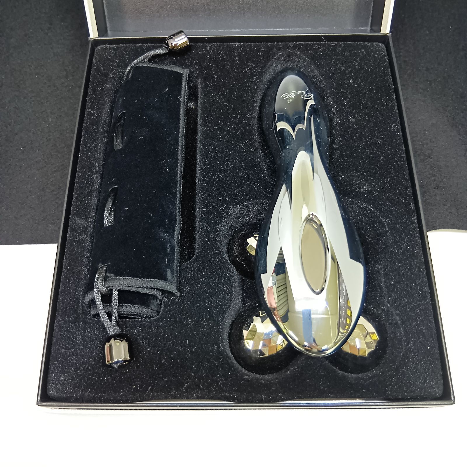 美品】リファ カラットレイ 美顔ローラー 美顔器 ReFa - メルカリ
