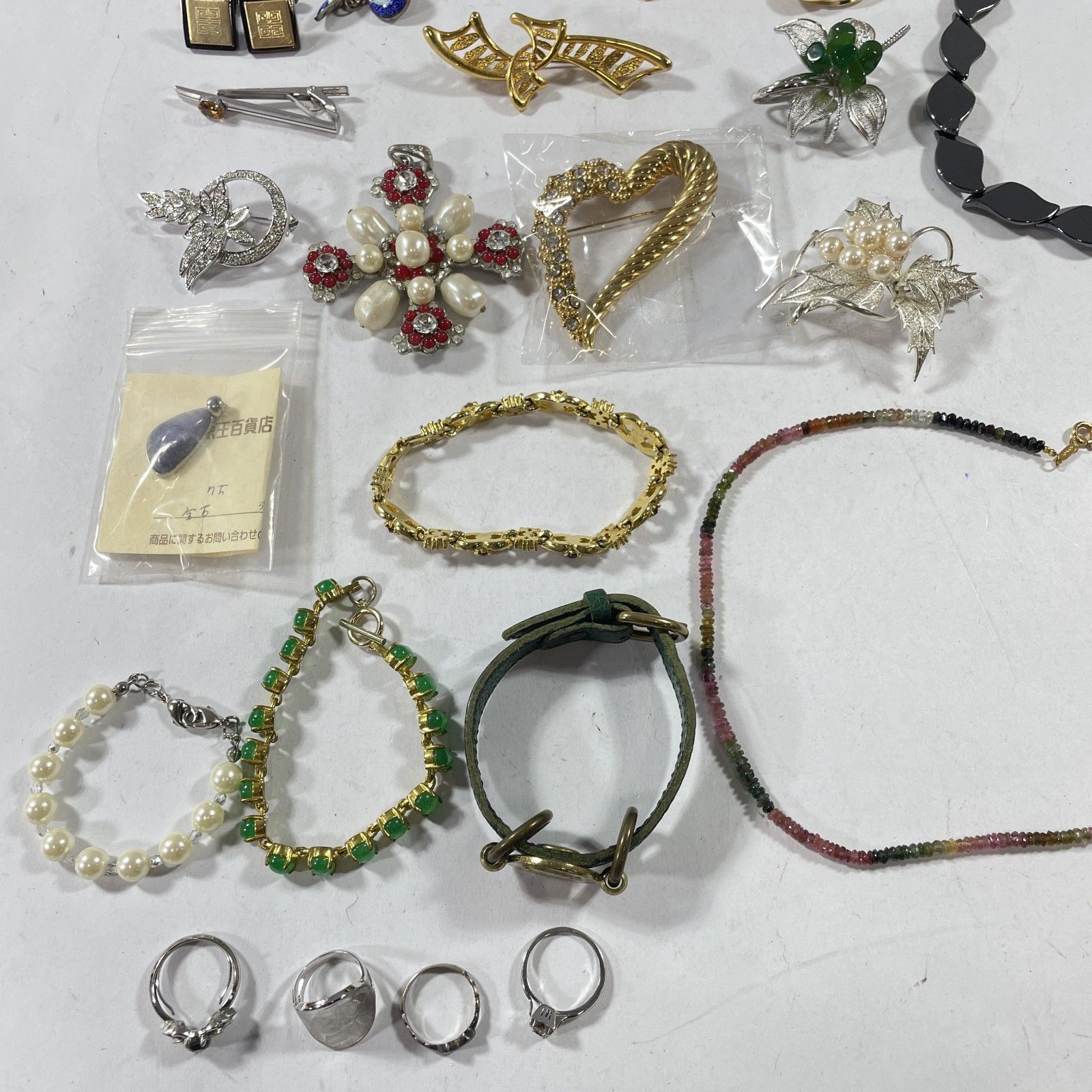 ☆ 昭和レトロ アクセサリー 大量 約70点 まとめ商品 ブローチ 