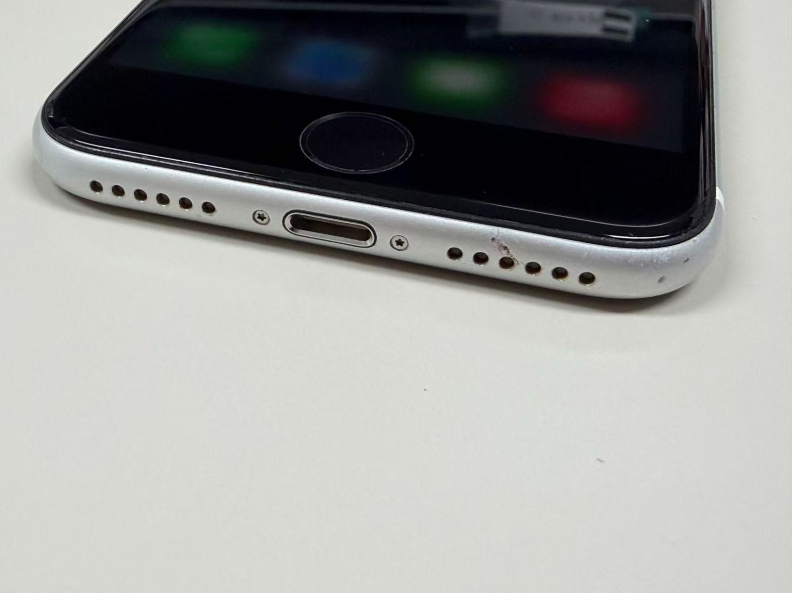 スマートフォン・携帯電話 電池81％ SIMフリーiPhone SE(第2世代