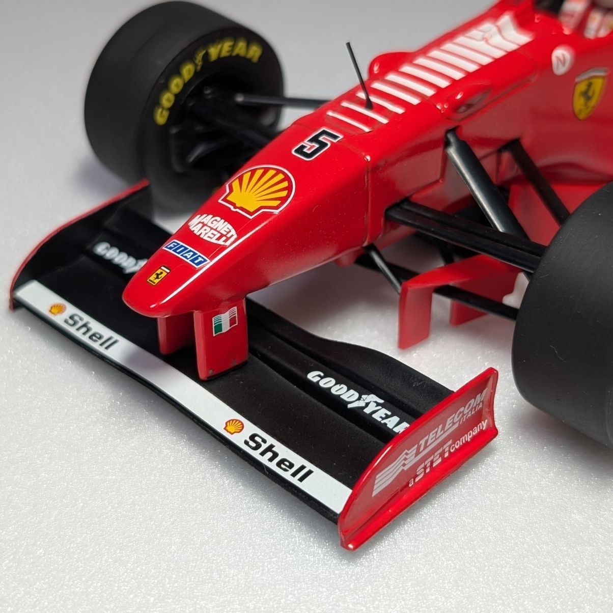 1/18 ミニチャンプス フェラーリF310B ミハエル・シューマッハ