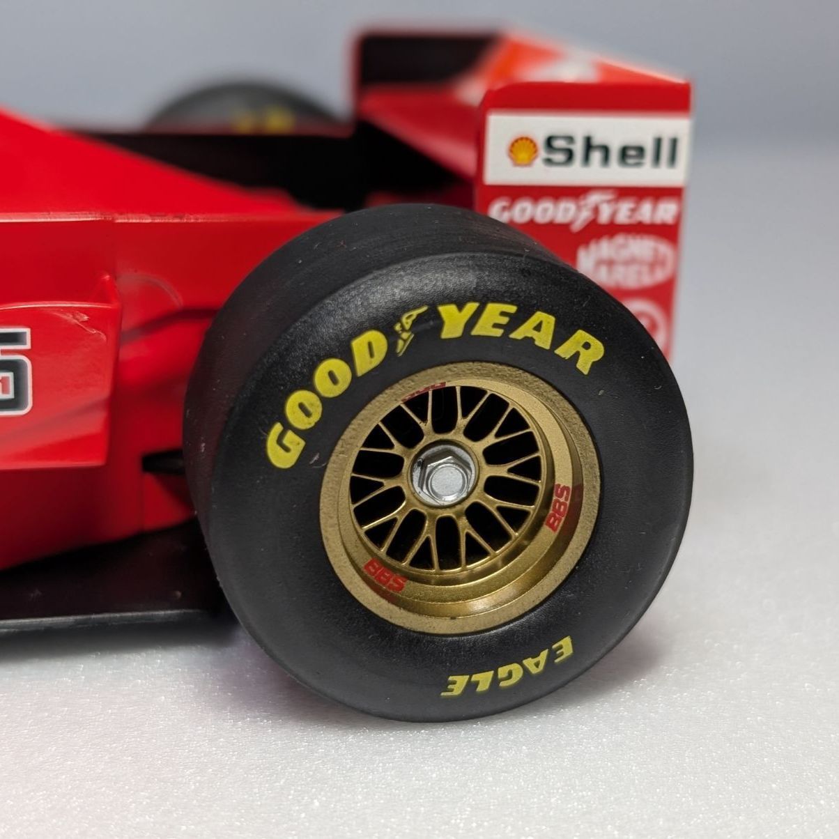 1/18 ミニチャンプス フェラーリF310B ミハエル・シューマッハ