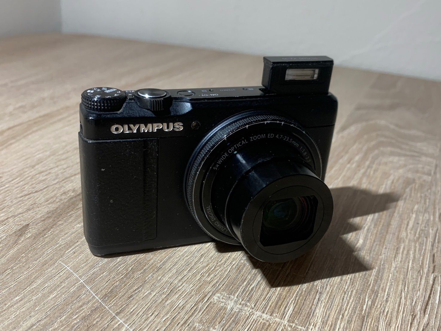 9506 OLYMPUS STYLUS XZ-10 ブラック デジカメ ジャンク品【ネ