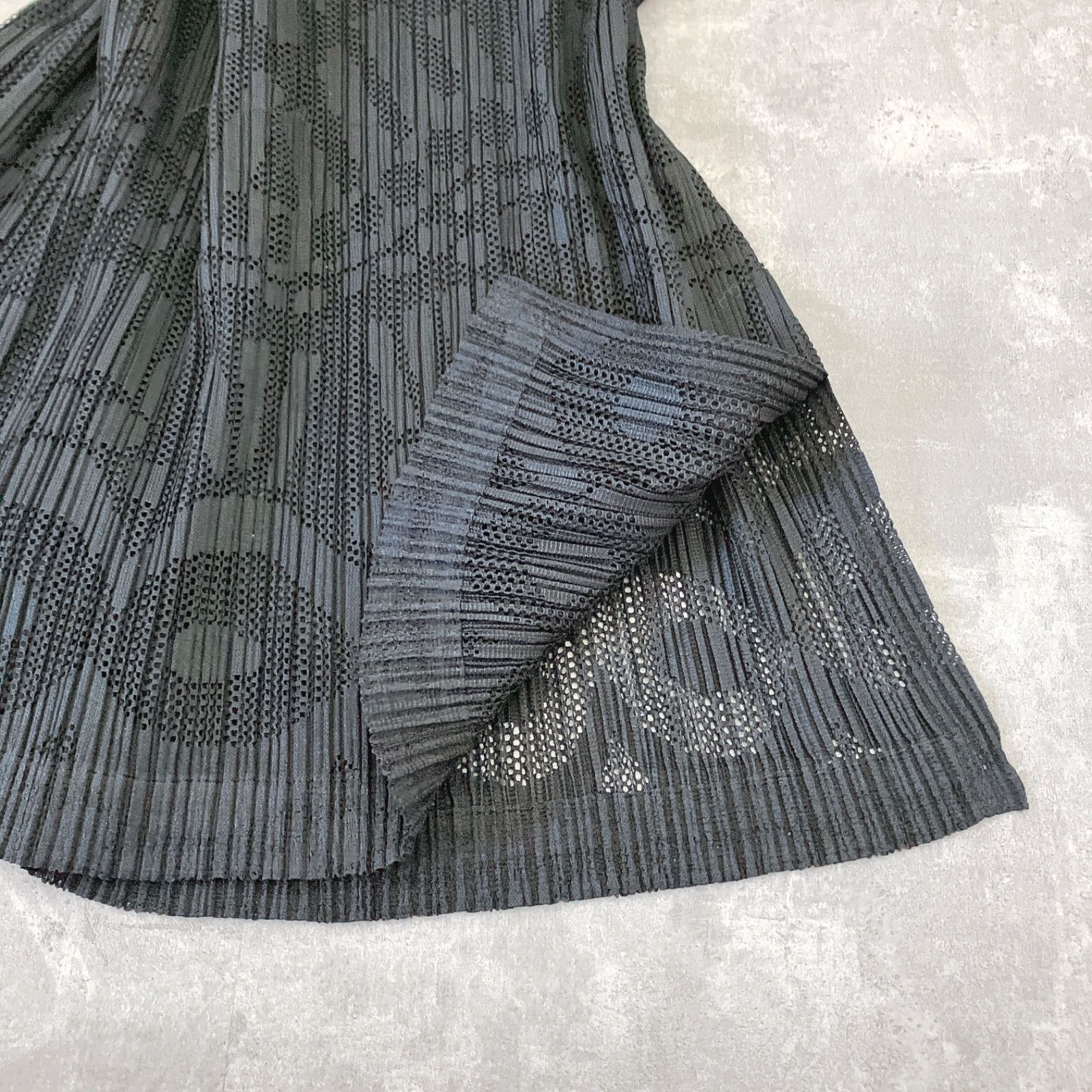 希少】PLEATS PLEASE ISSEY MIYAKE トップス 美品 PLEATS PLEASE ISSEY