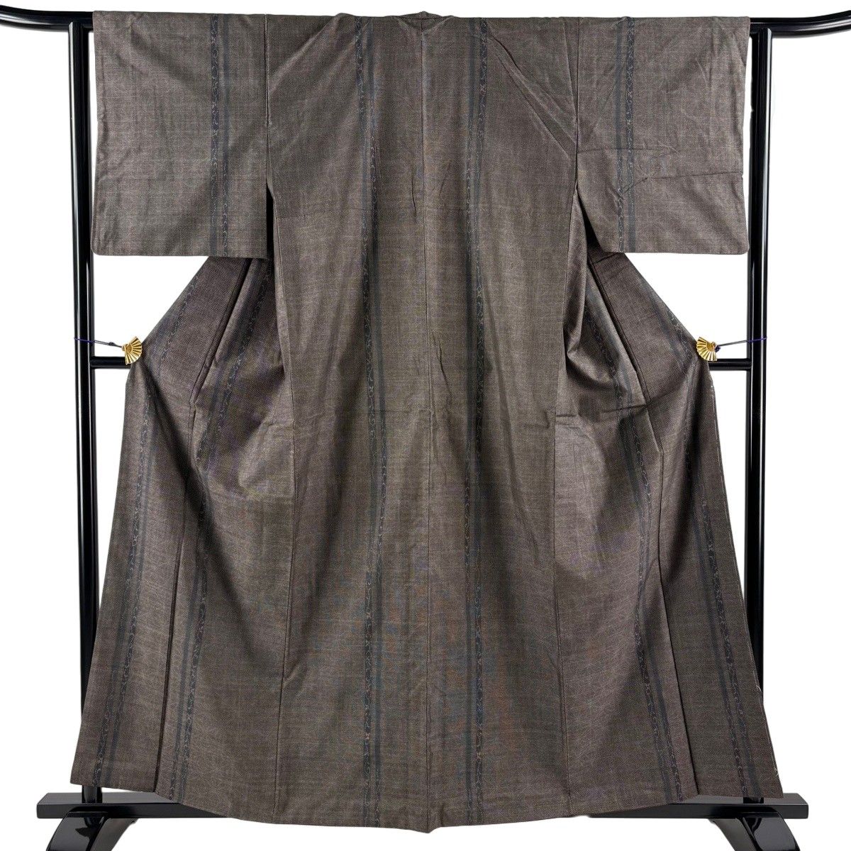 【在庫一掃】 紬 身丈159.5cm 裄丈63.5cm 正絹 逸品 【中古】 美品 紬 身丈159.5cm 裄丈63cm S 袷 格子 灰色 正絹 逸品 中古 在庫
