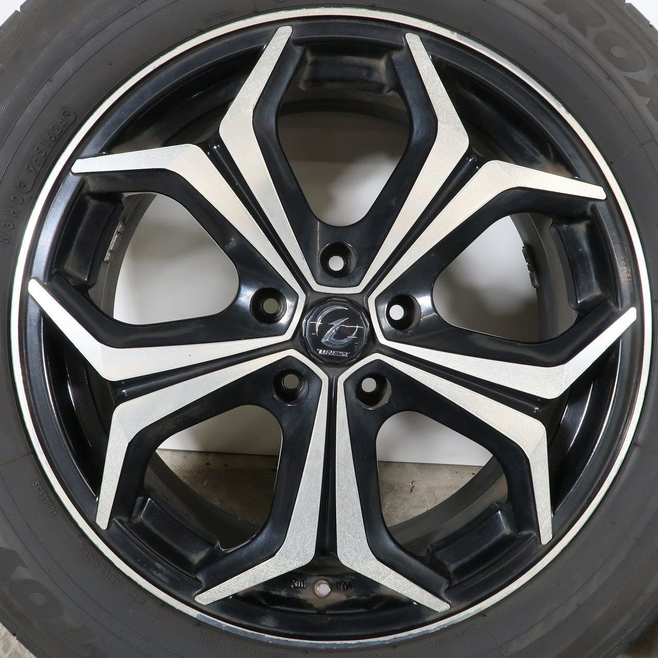 ハリアー RAV4 エクストレイル 等に 4本 WREST WS-7 18インチ 7J +38