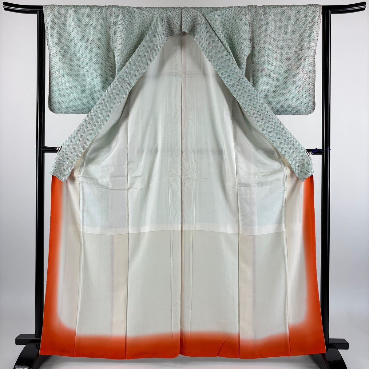 美品】 小紋 身丈164.5cm 裄丈64cm M 袷 幾何学 総絞り 薄緑 美品】 小紋 身丈164.5cm 裄丈64cm M 袷 幾何学 総絞り 薄緑