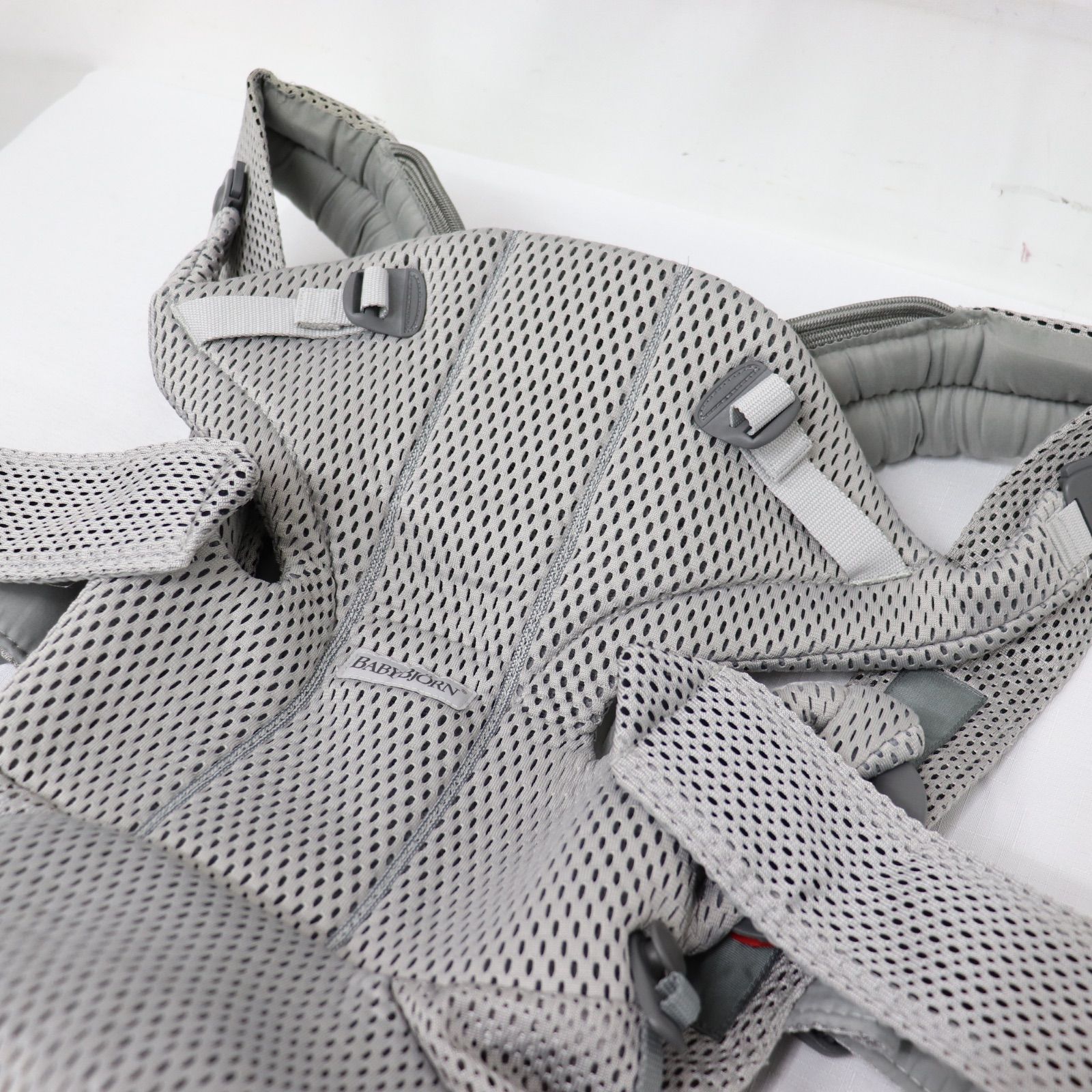 美品】BABYBJORN ベビージョルン ベビーキャリア MOVE エアリー 