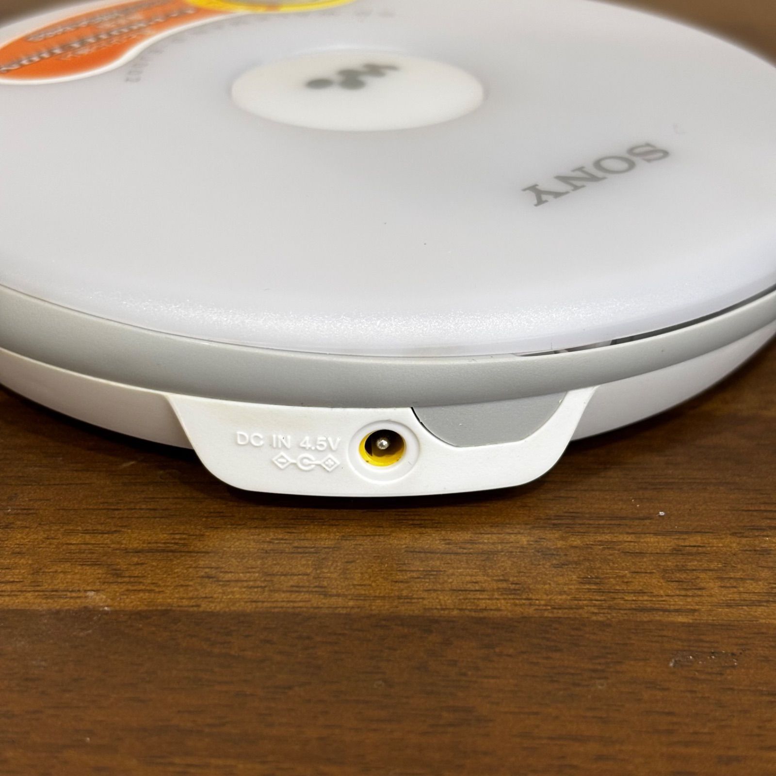 ジャンク SONY ポータブル CD プレーヤー ウォークマン D-EJ002 白