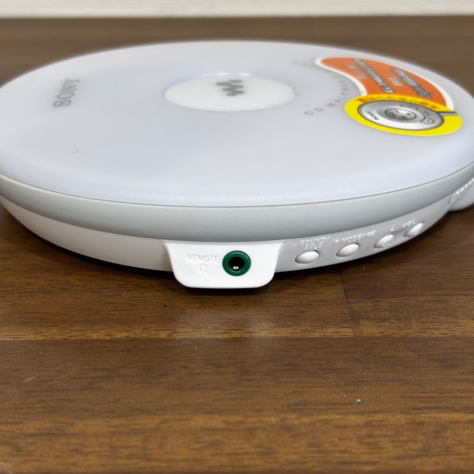 ジャンク SONY ポータブル CD プレーヤー ウォークマン D-EJ002 白