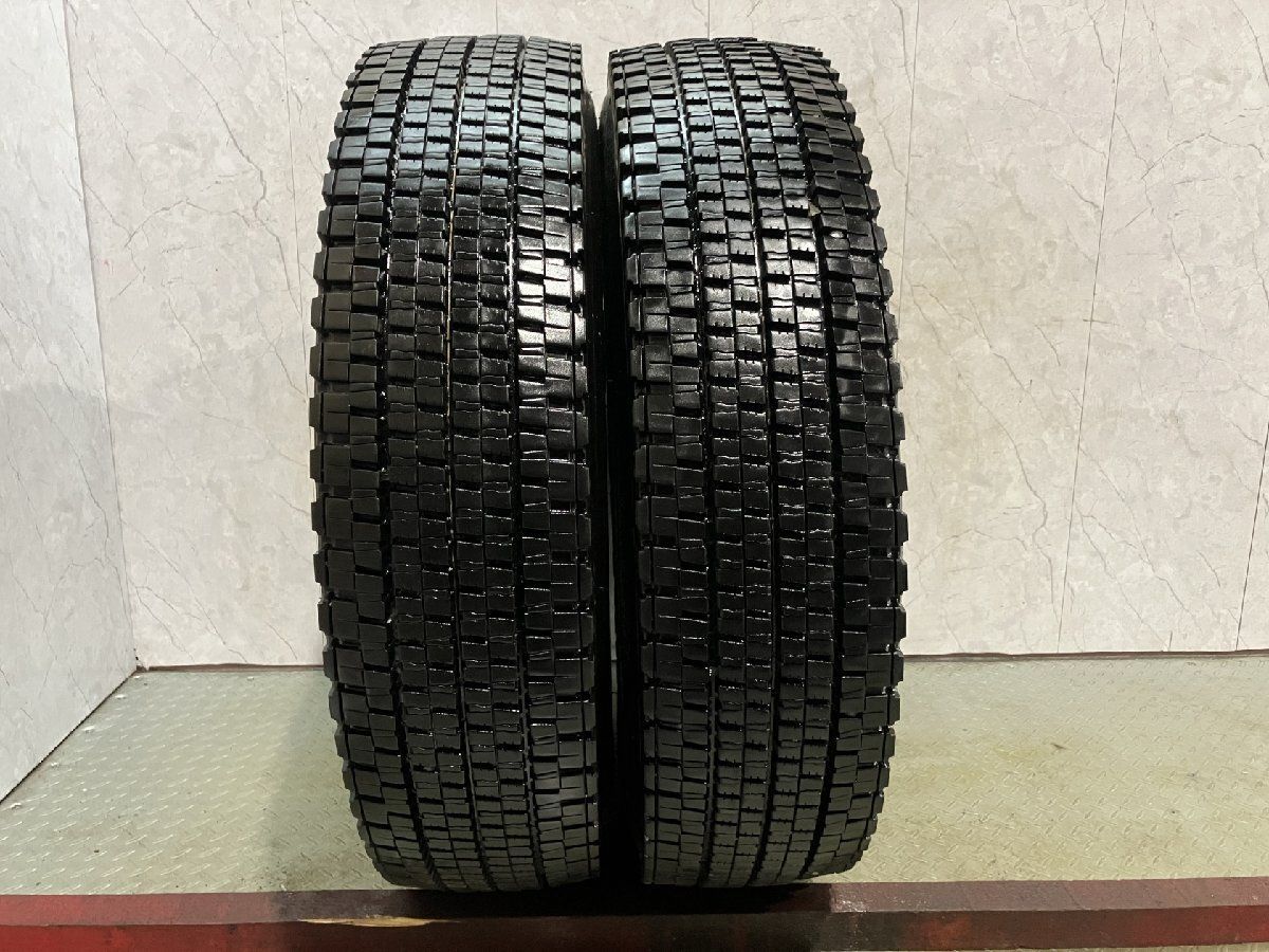 札幌発 引取OK DUNLOP SP020A 9R19.5 14PR 19.5インチ トラックタイヤ スタッドレス 2本 23年製 バリ溝 バス トラック等　(KTR025) クレジットカード QRコード決済可能 札幌発 引取OK DUNLOP SP020A 9R19.5 14PR 19.5インチ トラックタイヤ