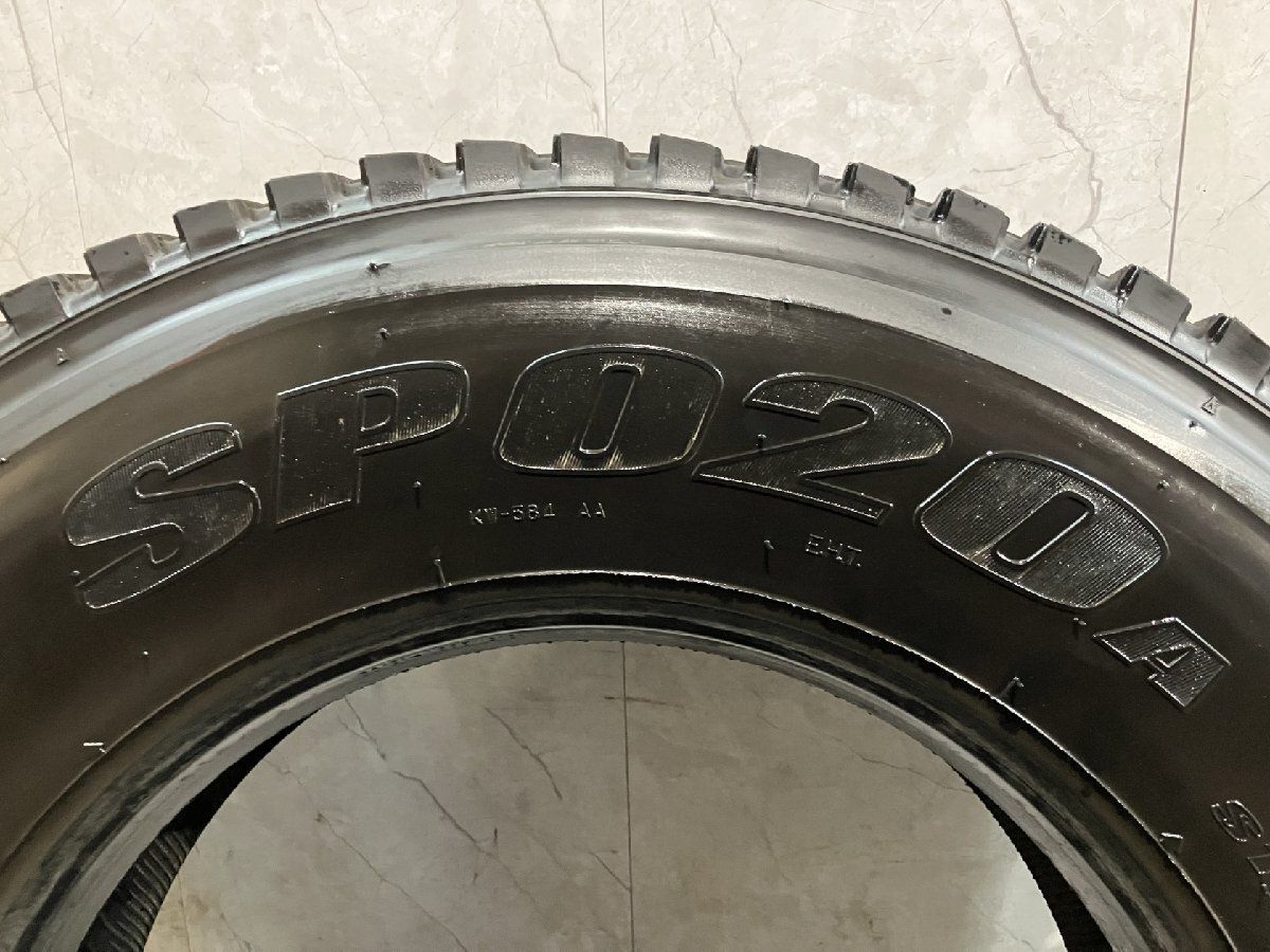 札幌発 引取OK DUNLOP SP020A 9R19.5 14PR 19.5インチ トラックタイヤ スタッドレス 2本 23年製 バリ溝 バス トラック等　(KTR025) クレジットカード QRコード決済可能 札幌発 引取OK DUNLOP SP020A 9R19.5 14PR 19.5インチ トラックタイヤ