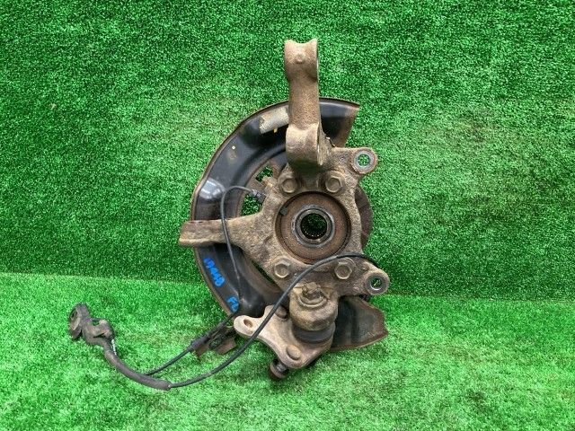 プリウスα ZVW40W 左フロントナックルハブ G 7人 43212-12410 1G3