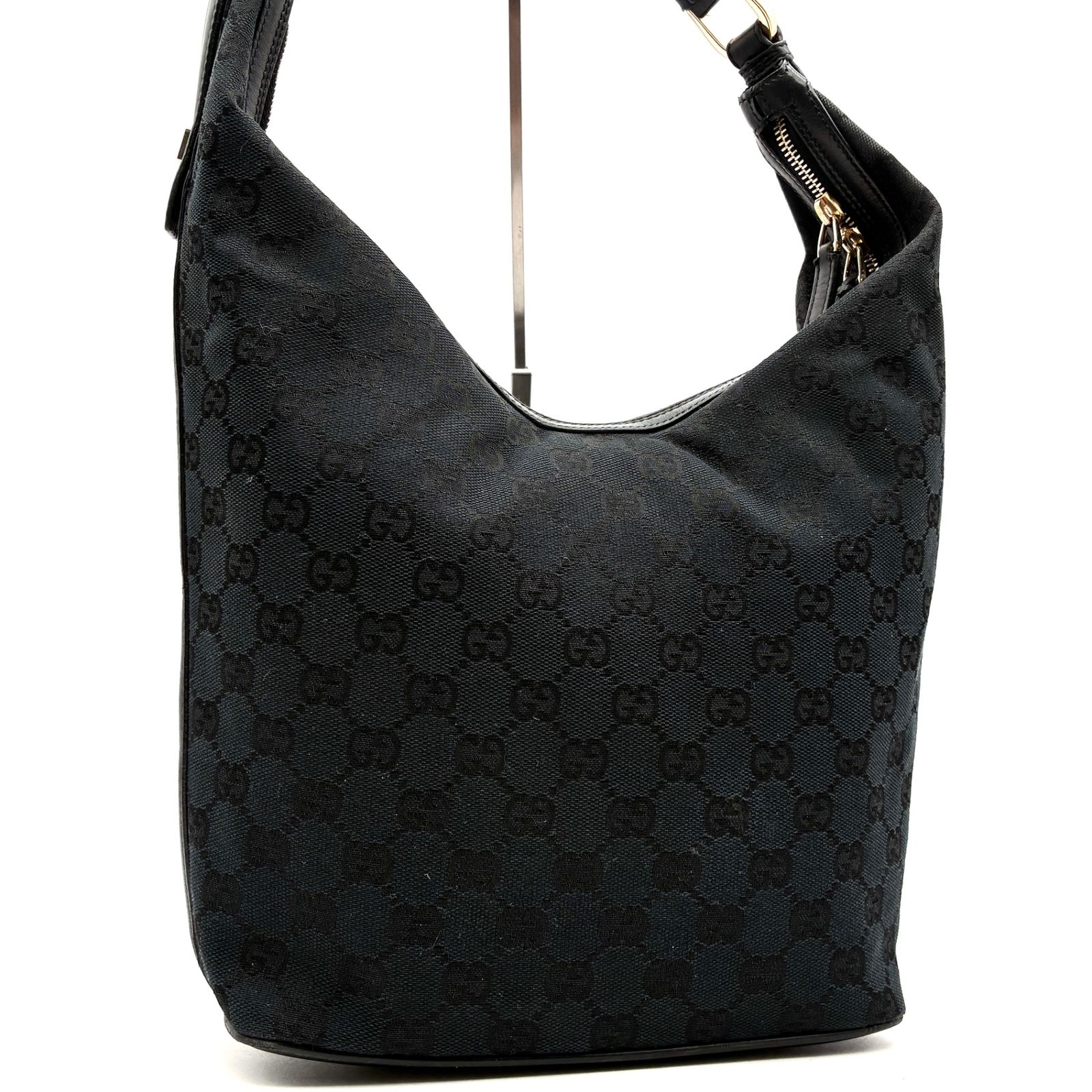 美品 GUCCI グッチ GGキャンバス ショルダーバッグ セミショルダー ワンショルダー キャンバス レザー ブラック 黒 肩掛け 総柄 ロゴ イタリア製 レディース ウィメンズ 通勤 通学 お出かけ 冠婚葬祭 シック 美品 GUCCI グッチ GGキャンバス ショルダーバッグ セミショルダー