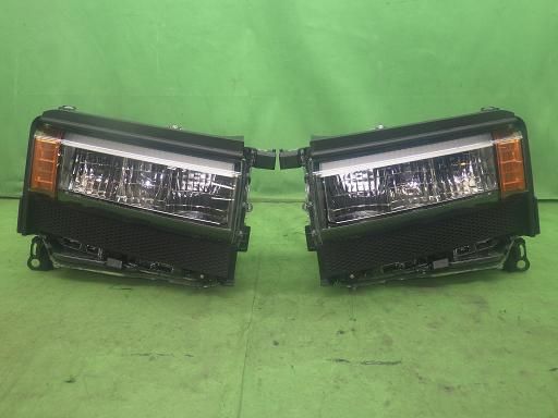 中古】250ランクル 純正 ヘッドライト 左右 - メルカリ