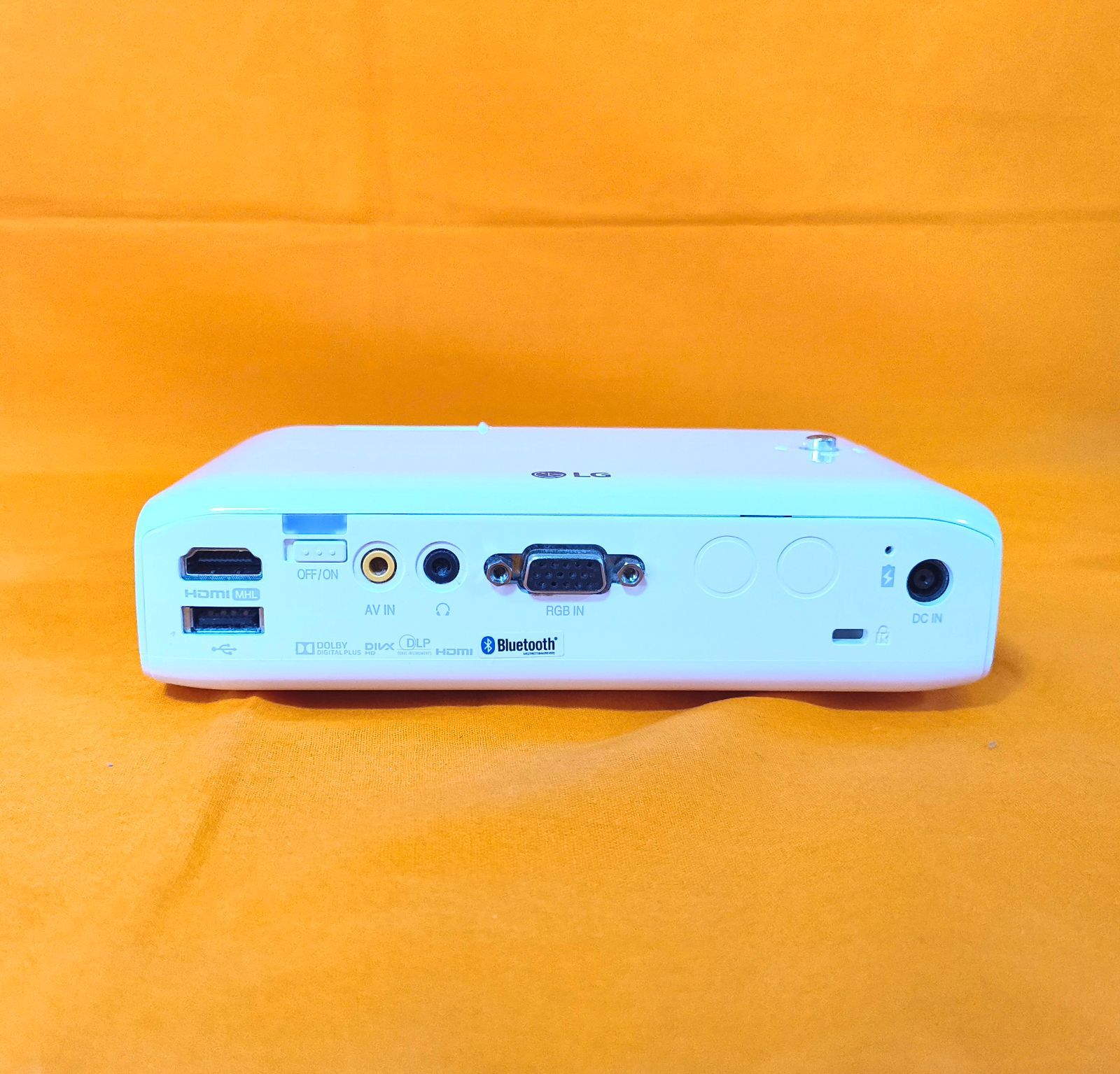 ジャンク】LG モバイルプロジェクター PH550G Bluetooth USB HDMI AV 