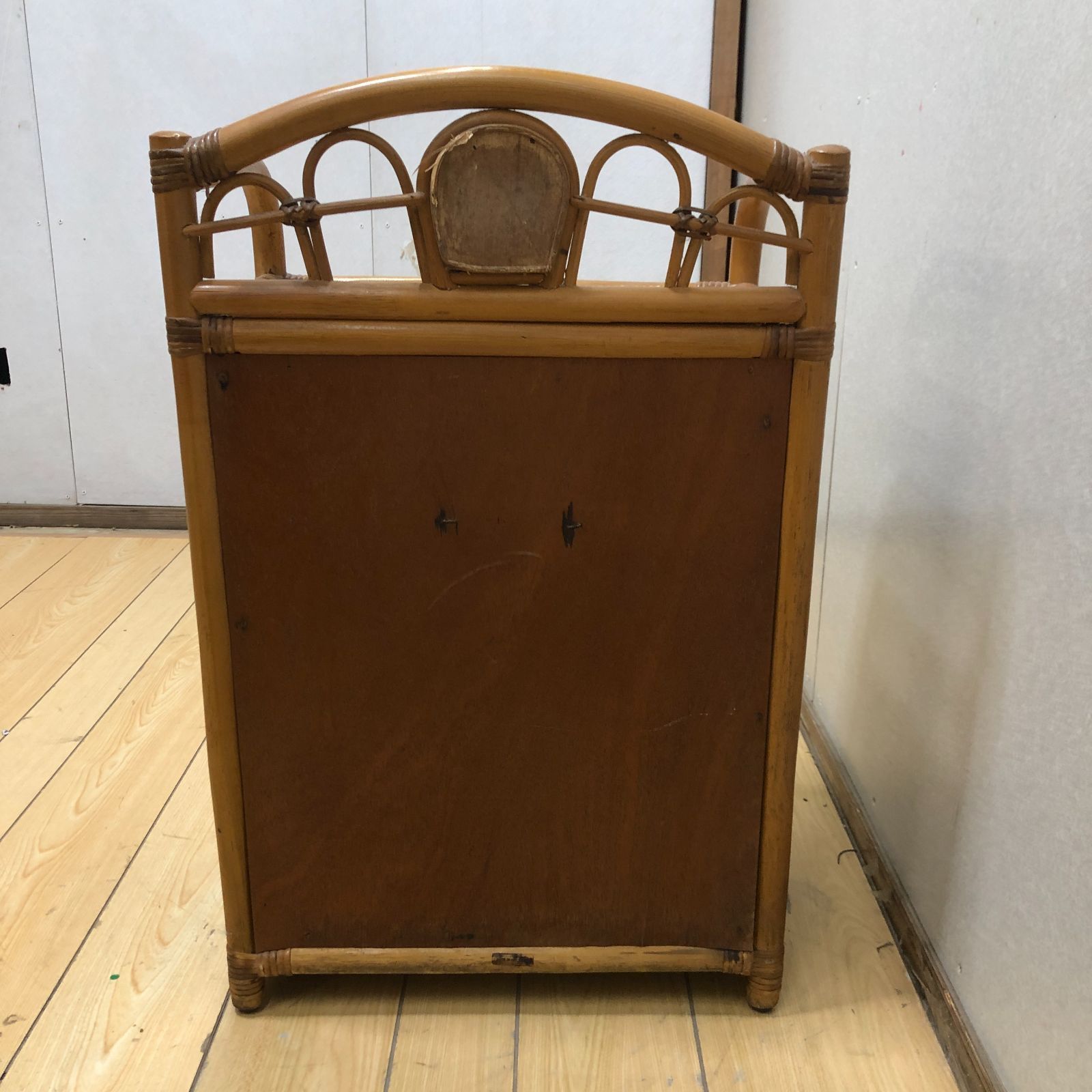 ラタン 籐製 チェスト 5段 収納棚 タンス レトロ家具 花柄 飾り棚 玄関 