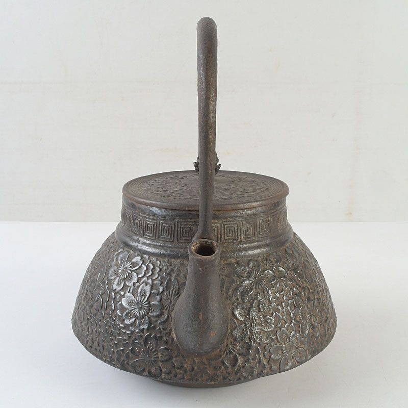 南部鉄器　桜文　鉄瓶　鉄釜　V　6378 南部鉄器 桜文 鉄瓶 鉄釜 V 6378 【公式通販】