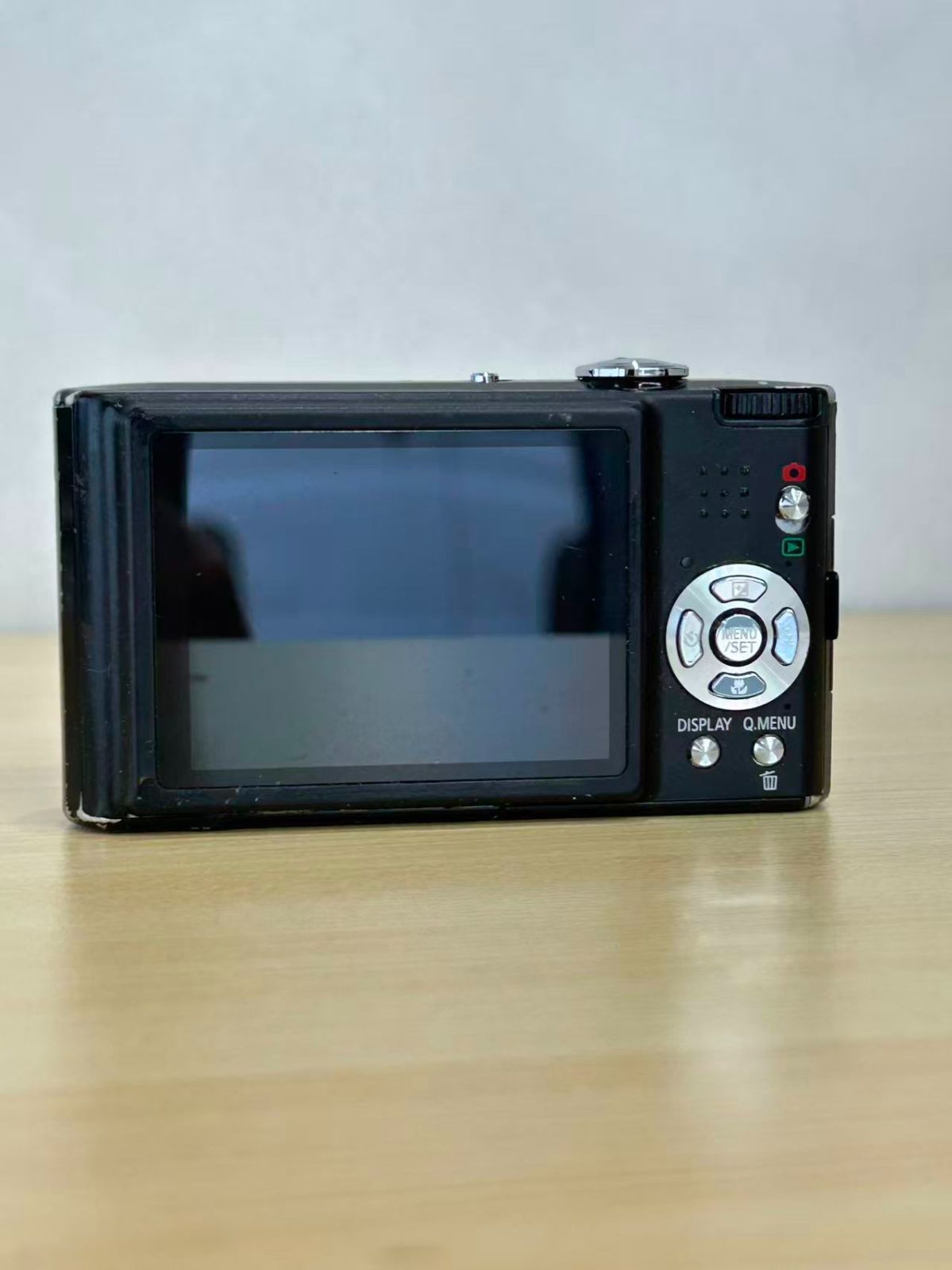 Panasonic パナソニック LUMIX DMC-FX40 デジタルカメラ Amazon | パナソニック デジタルカメラ LUMIX (ルミックス) FX40