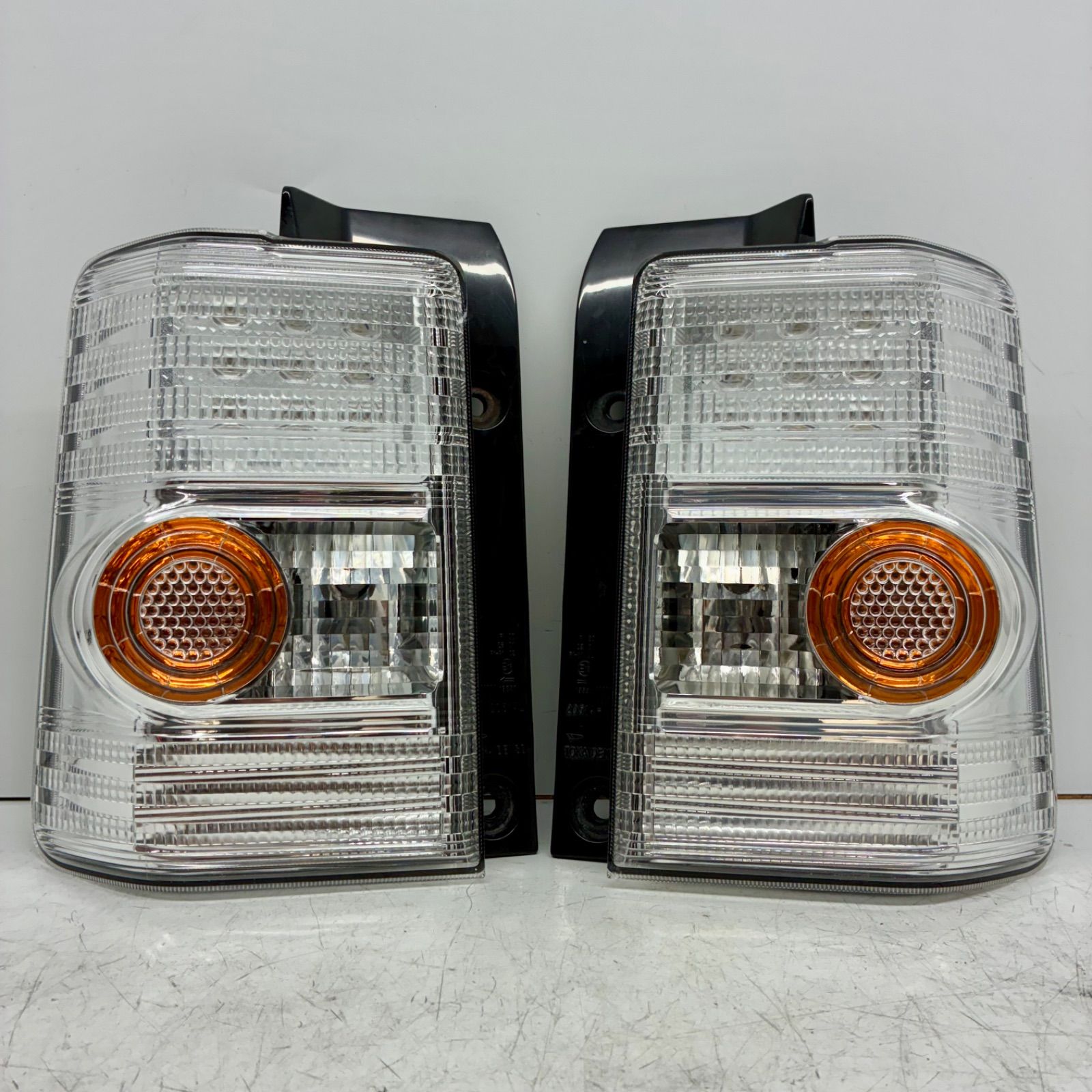 Y 美品【コーティング済】L575S L585S ムーヴ コンテ カスタム テール 