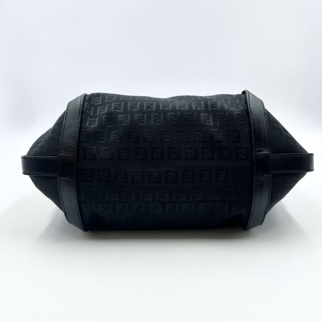 美品】Fendi ズッキーノ ホーボー ショルダーバッグ - メルカリ