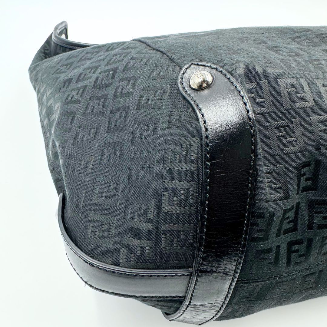美品】Fendi ズッキーノ ホーボー ショルダーバッグ - メルカリ