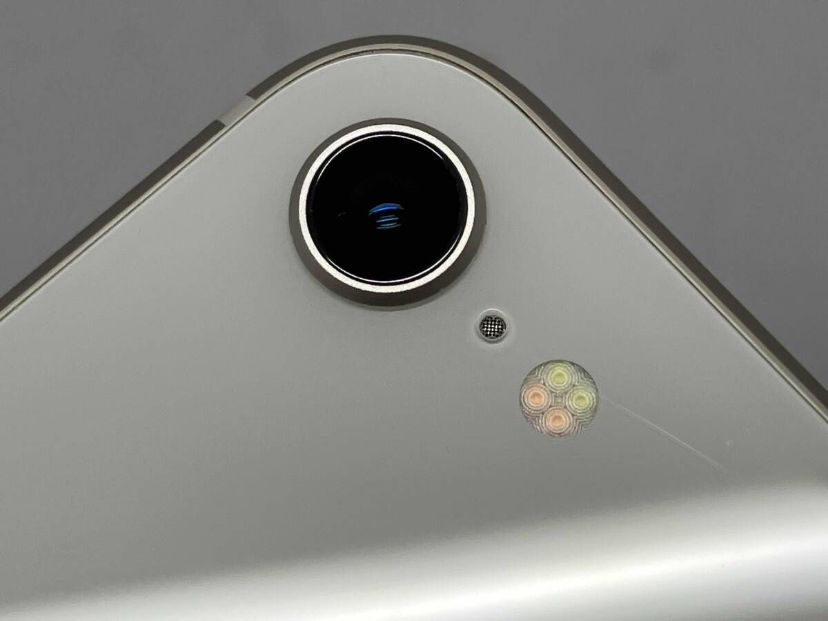 au 【SIMロックなし】MMYG3J/A iPhone SE(第3世代) 128GB スタｰライト 