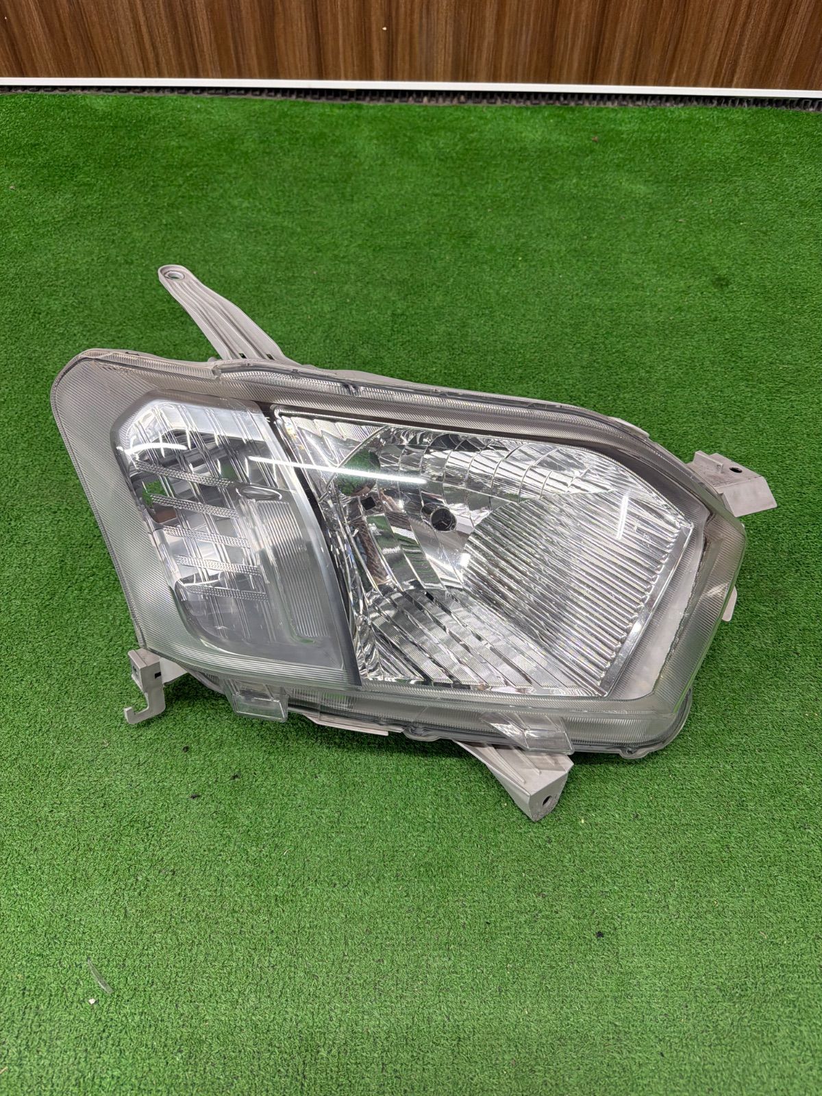 プロボックスNCP160V ヘッドライト 左右 KOITO 52-279 トヨタ プロボックス NCP160V 純正 右側 ヘッドライト KOITO 52-279