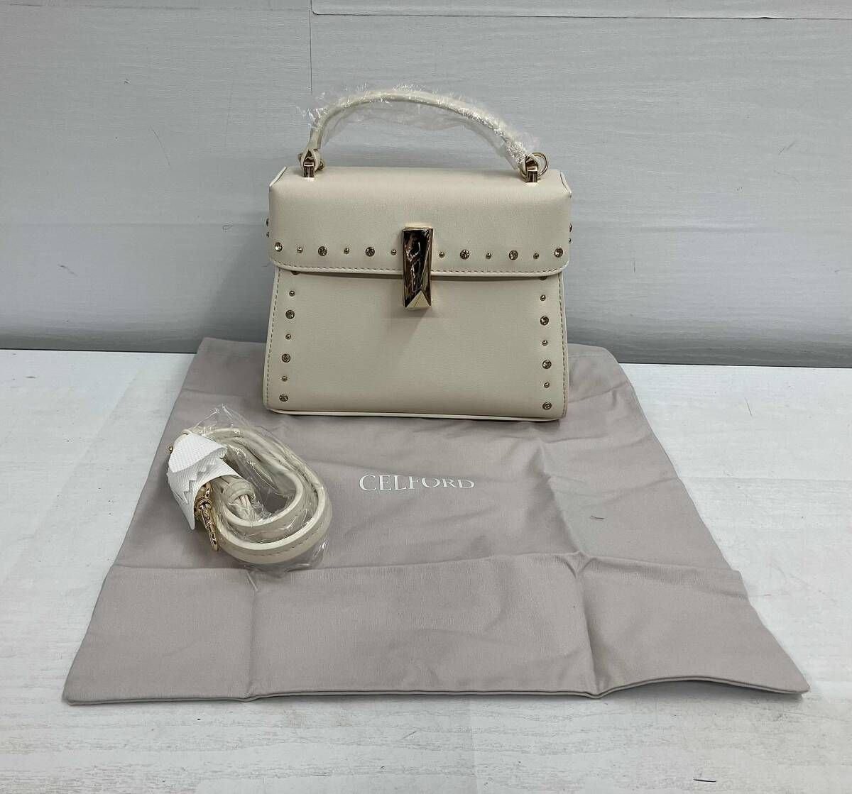 美品／保存袋付】 CELFORDセルフォード ショルダーバッグ リュタン 