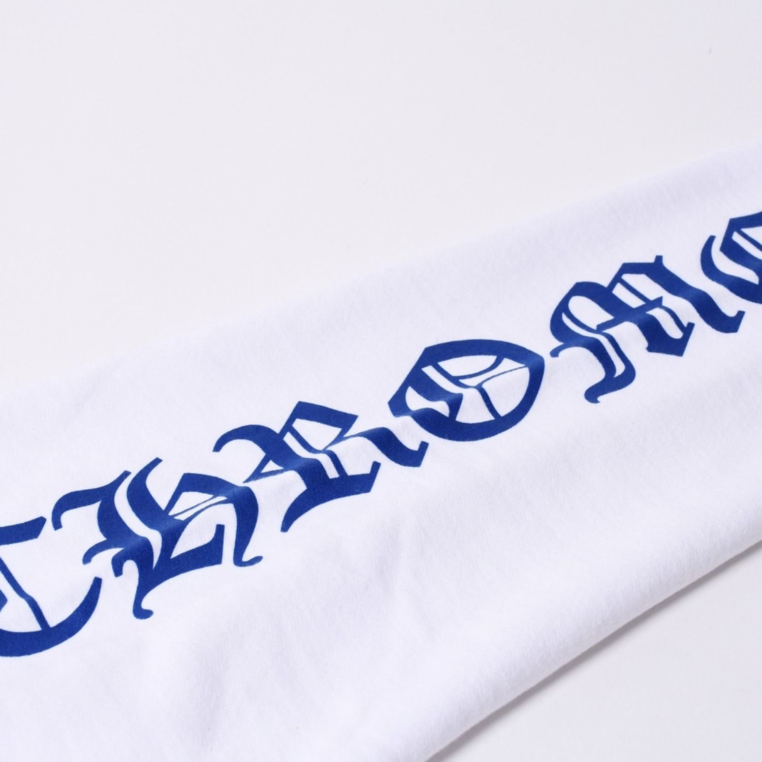 新品未使用 CHROME HEARTS クロムハーツ ロゴプリント ダガージップパーカー サイズL ホワイト ブルー 中古 4b000436 CHROME HEARTS（クロムハーツ） 【新作・新品】CHROME HEARTS ロゴ