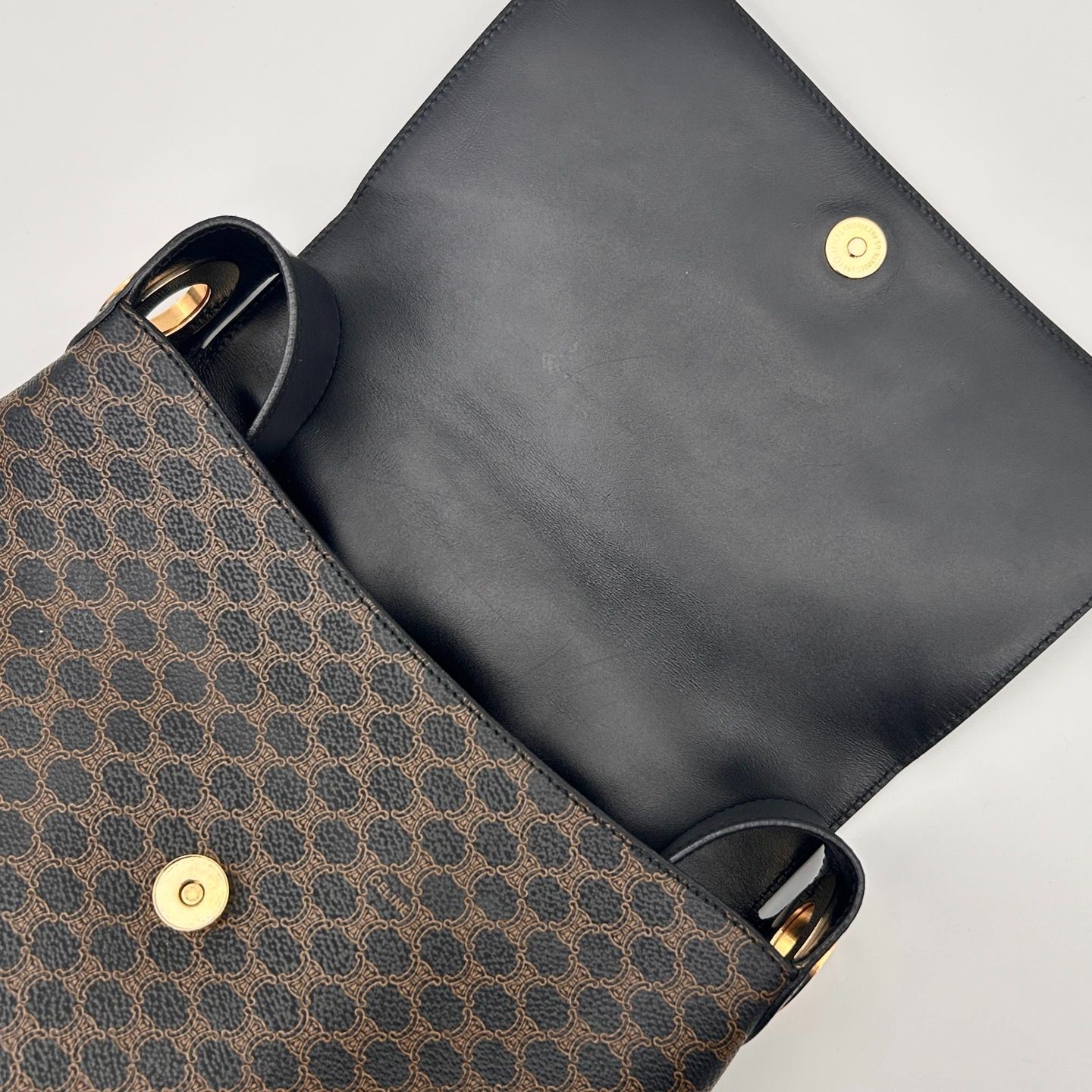 CELINE （セリーヌ） マカダム ブラゾン 柄 サークル ロゴ 金具 レザー 
