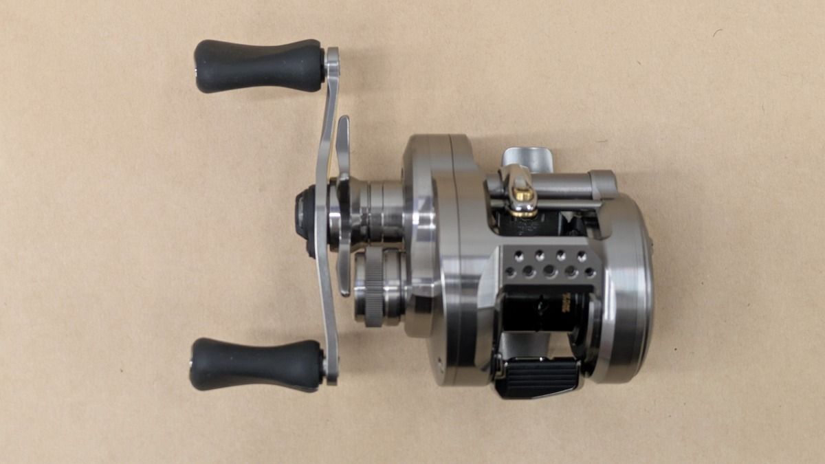 SHIMANO シマノ ベイトリール 23カルカッタ コンクエスト BFS XG 左