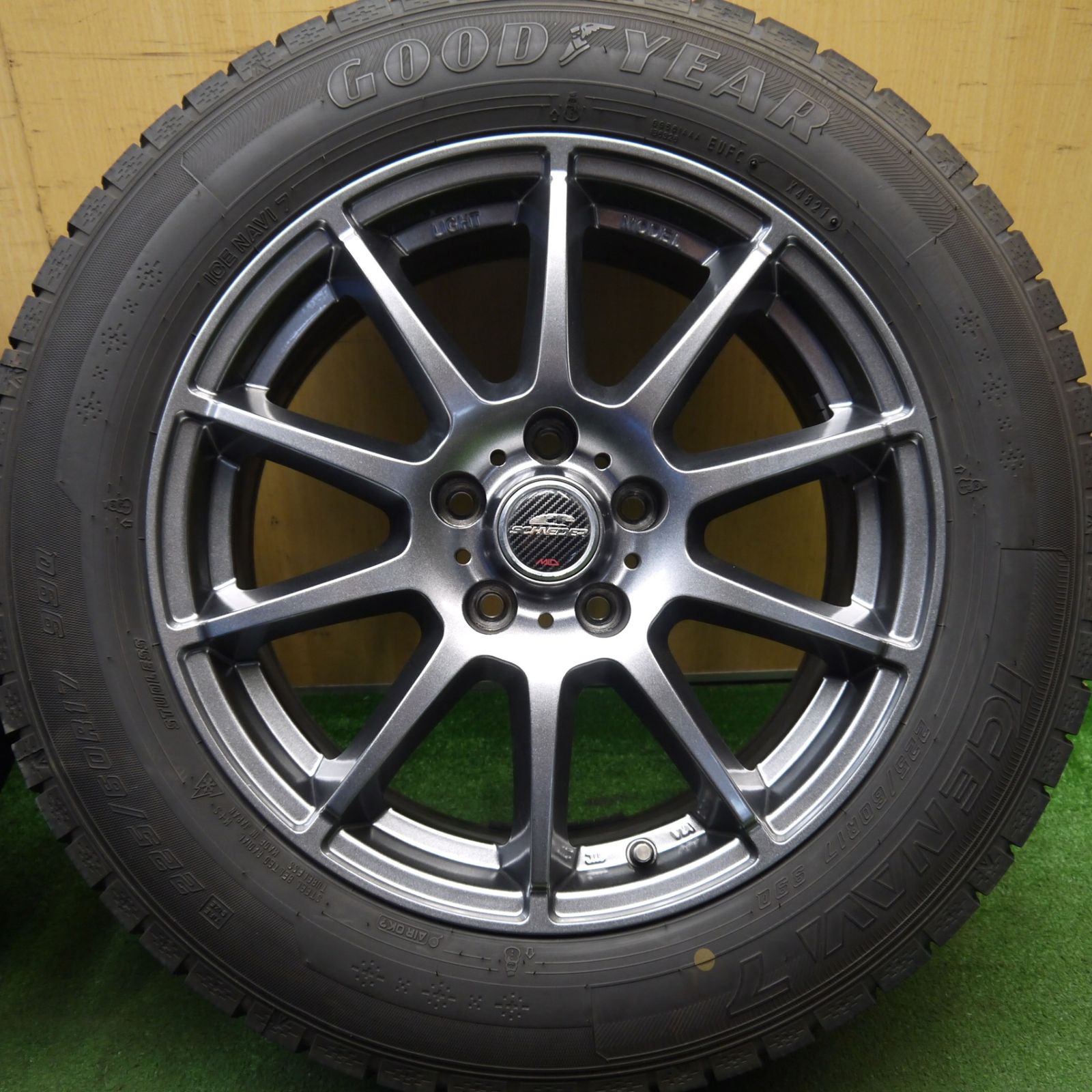 バリ溝！キレイ！9.5分☆スタッドレス 225/60R17 グッドイヤー アイス 