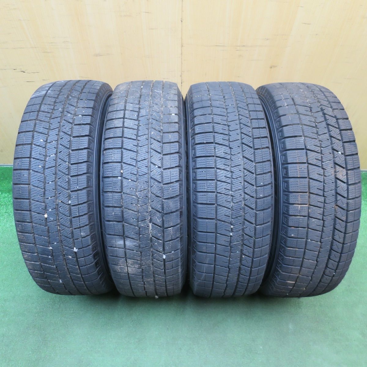 バリ溝！22年！9.5分☆プリウス 等 195/65R15 スタッドレス ダンロップ 