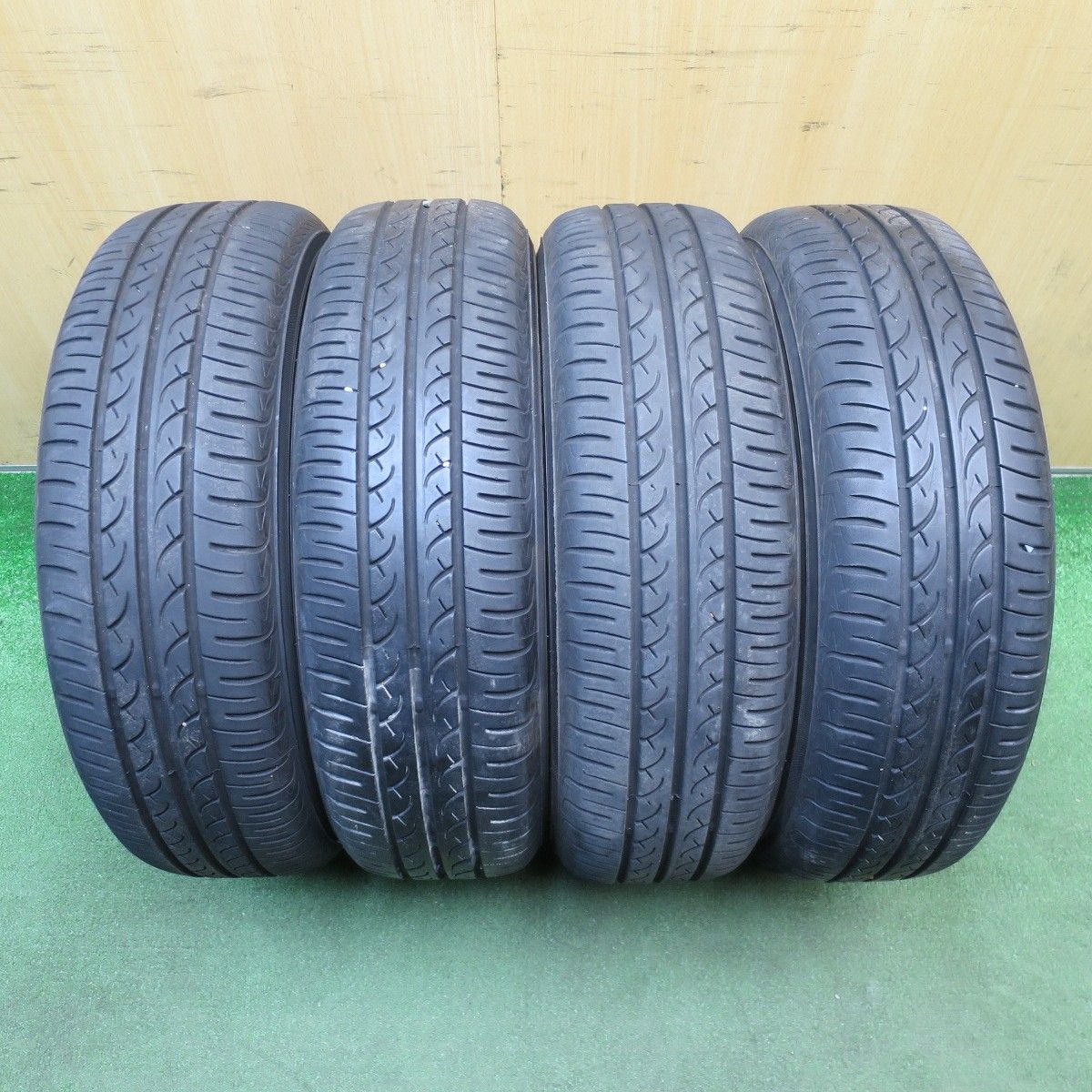 4本価格☆175/65R15 ヨコハマ ブルーアース AE01F スチール ホイール 