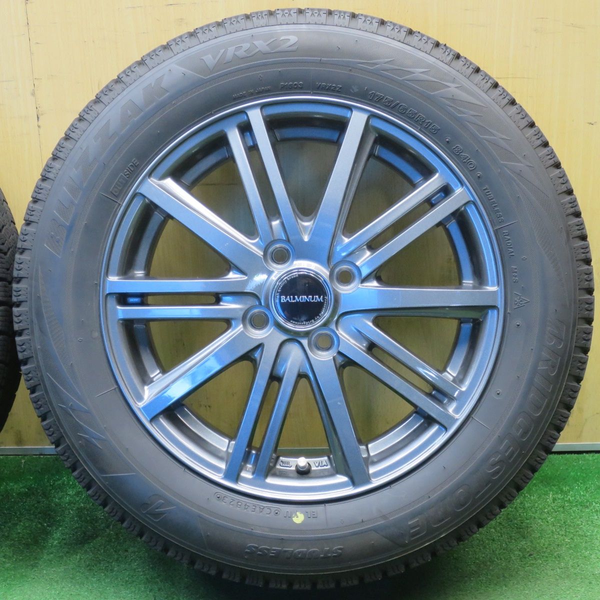 バリ溝！23年！キレイ！9分☆スタッドレス 175/65R15 ブリヂストン 