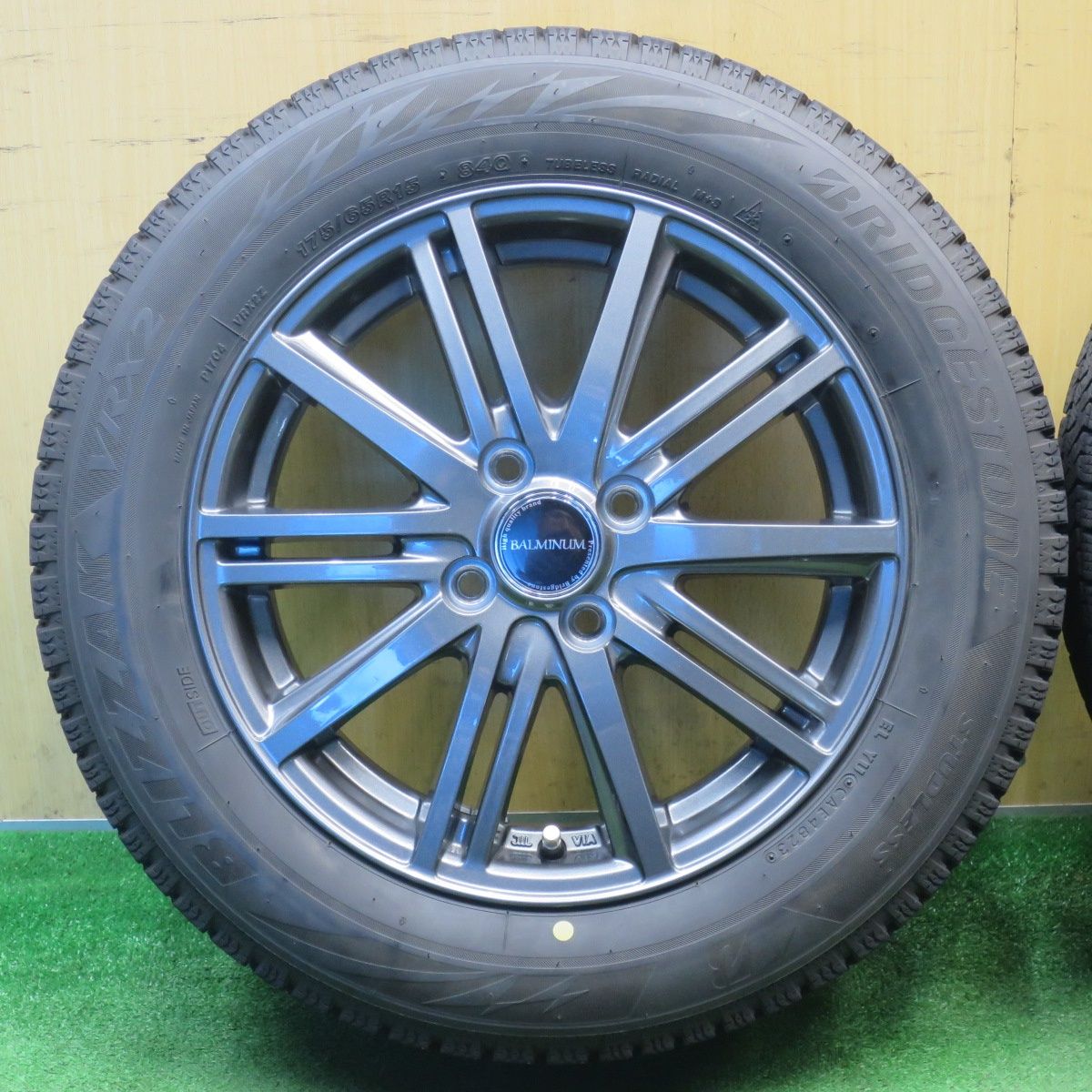 バリ溝！23年！キレイ！9分☆スタッドレス 175/65R15 ブリヂストン 
