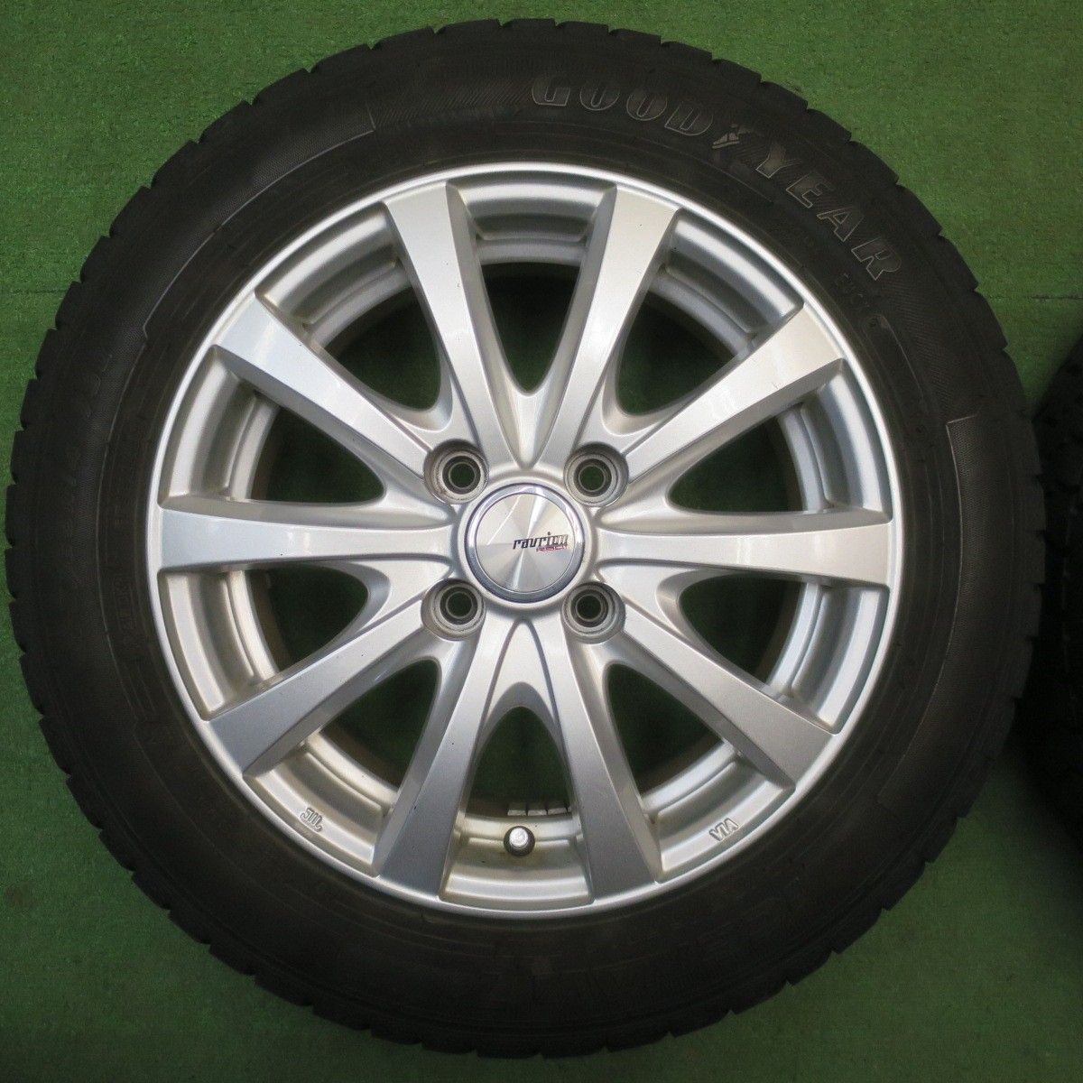 バリ溝！8.5分☆スタッドレス 165/65R14 グッドイヤー アイスナビ7 