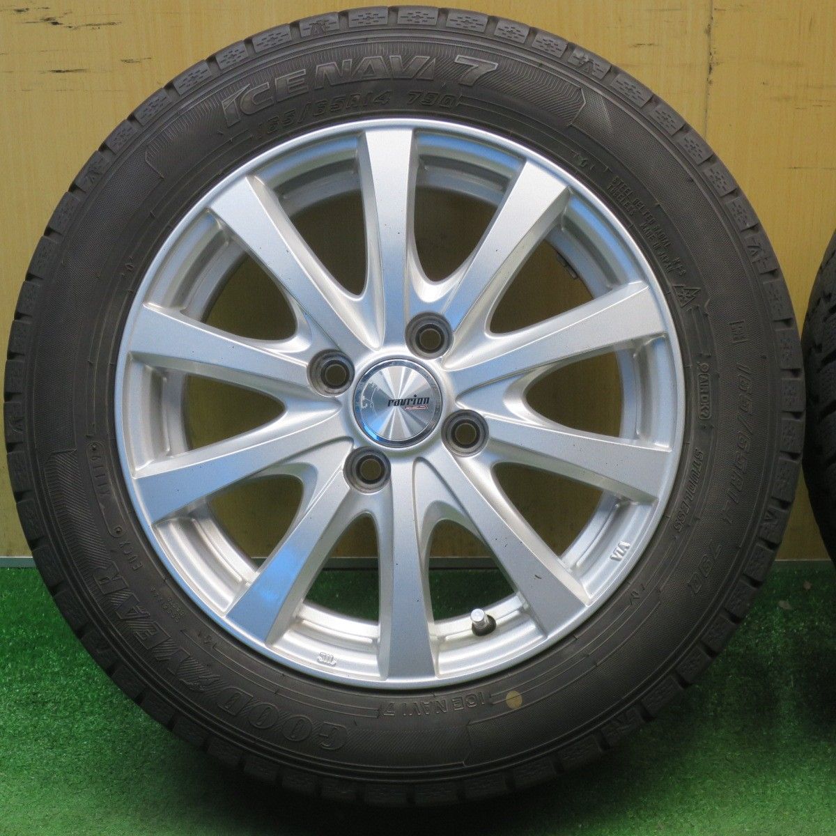 バリ溝！8.5分☆スタッドレス 165/65R14 グッドイヤー アイスナビ7 