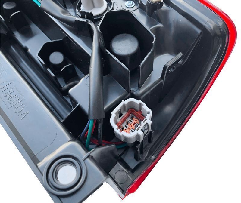 日産 NV350 キャラバン E26系 前期専用 テールランプ 左(助手席側