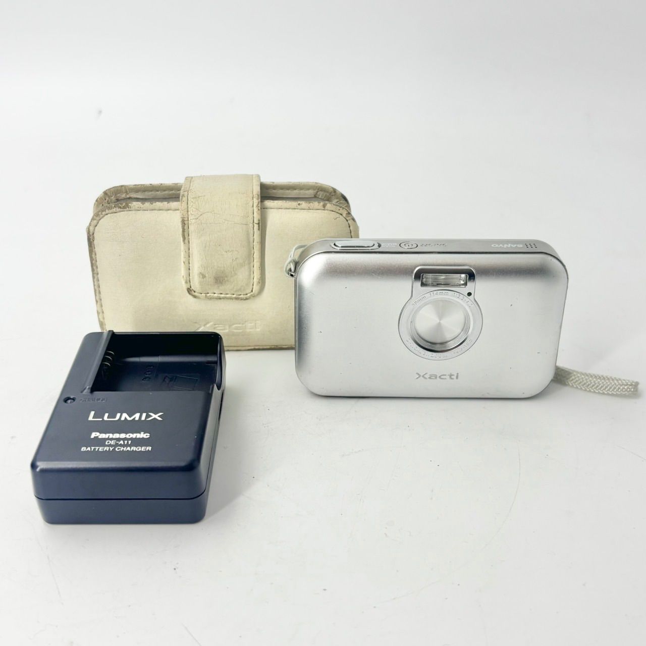 SANYO Xacti DSC-E6 コンパクトデジタルカメラ シルバー 1927 - メルカリ