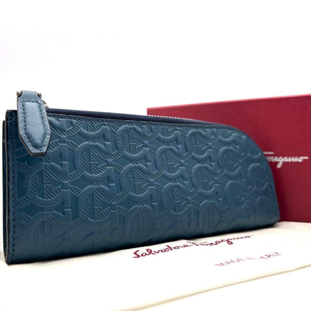 ラ*グ様 Salvatore Ferragamo 青 レザー ペンケース 【公式通販】