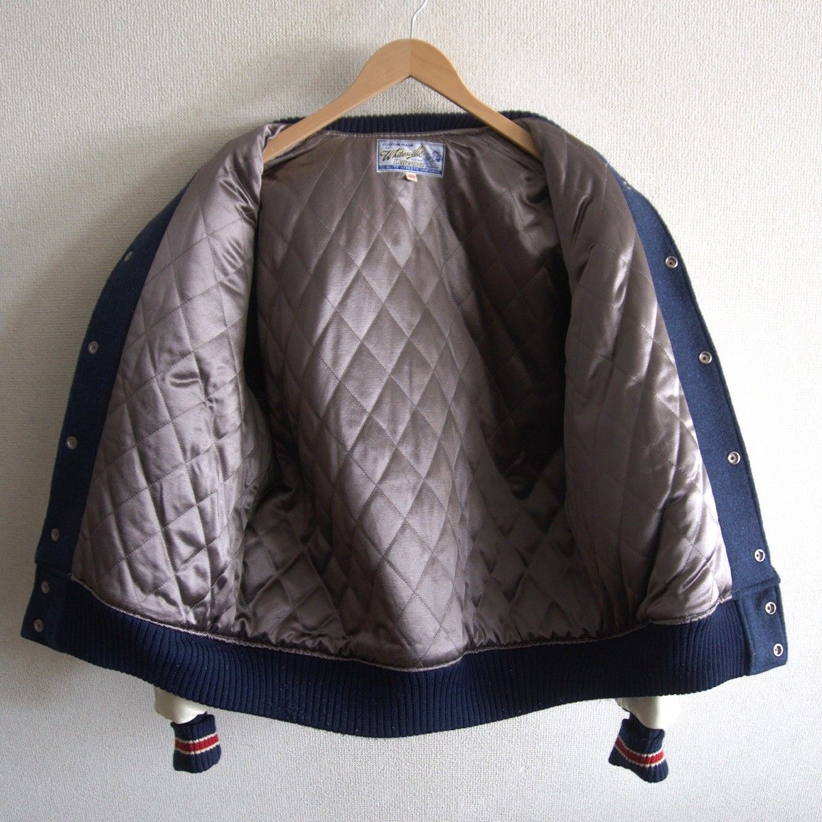 美品】WHITESVILLE【フルデコ レザースリーブ スタジャン】40