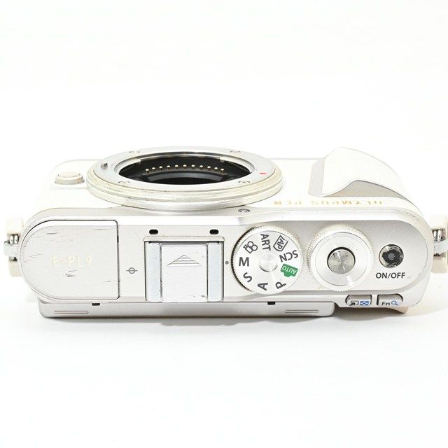 難有品・ジャンク品＞ OLYMPUS PEN E-PL9 ボディ ホワイト｜シャッター