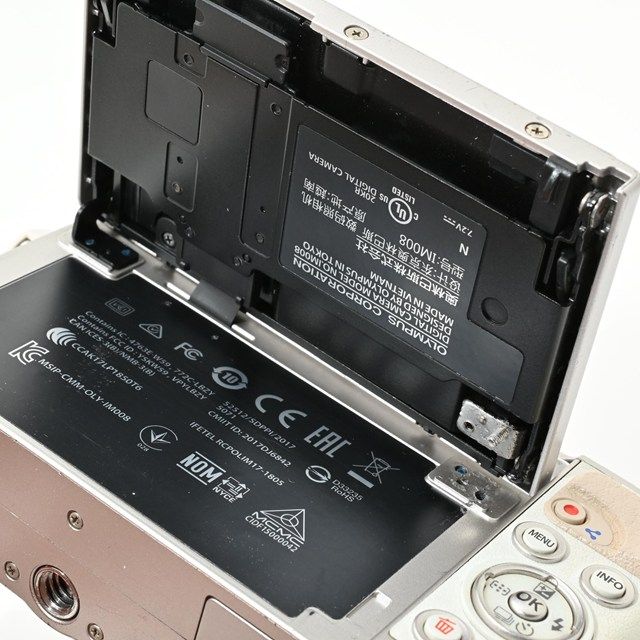 難有品・ジャンク品＞ OLYMPUS PEN E-PL9 ボディ ホワイト｜シャッター