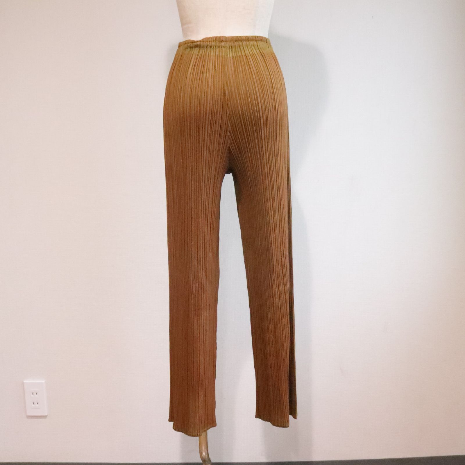 PLEATS PLEASE ISSEY MIYAKE プリーツプリーズ イッセイミヤケ パンツ 