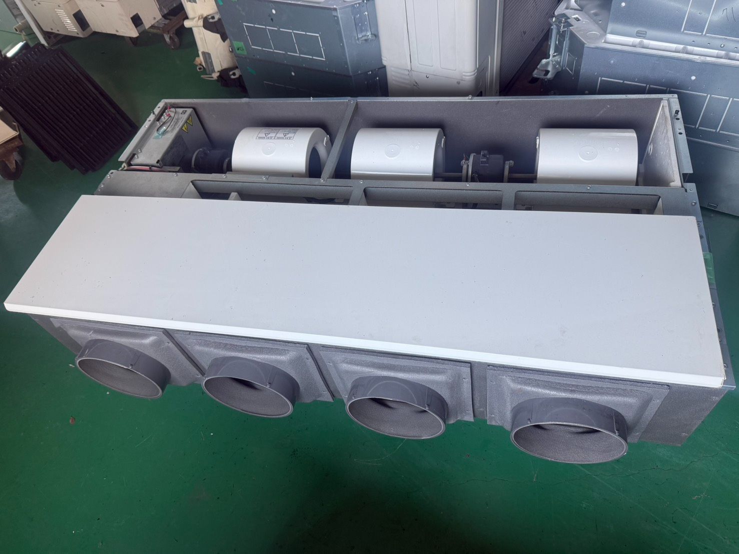 V 三菱重工 2019年製天カセマルチエアコン 10馬力相当 - メルカリ