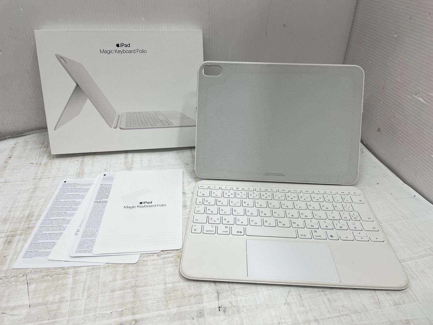 Apple iPad Magic Keyboard Folio 第10世代 MQDP3J/A - メルカリ