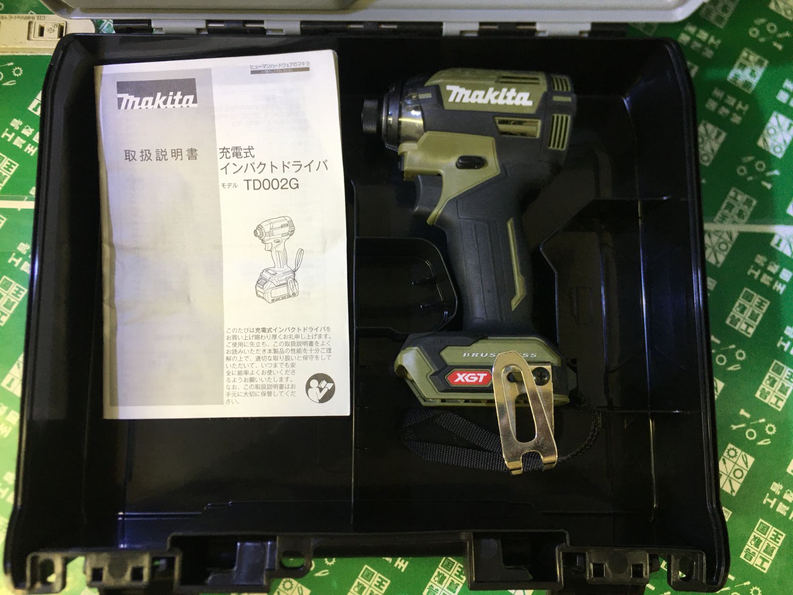 新品】makita(マキタ) 40v充電式インパクトドライバ オリーブ 新品】makita(マキタ) 40v充電式インパクトドライバ オリーブ